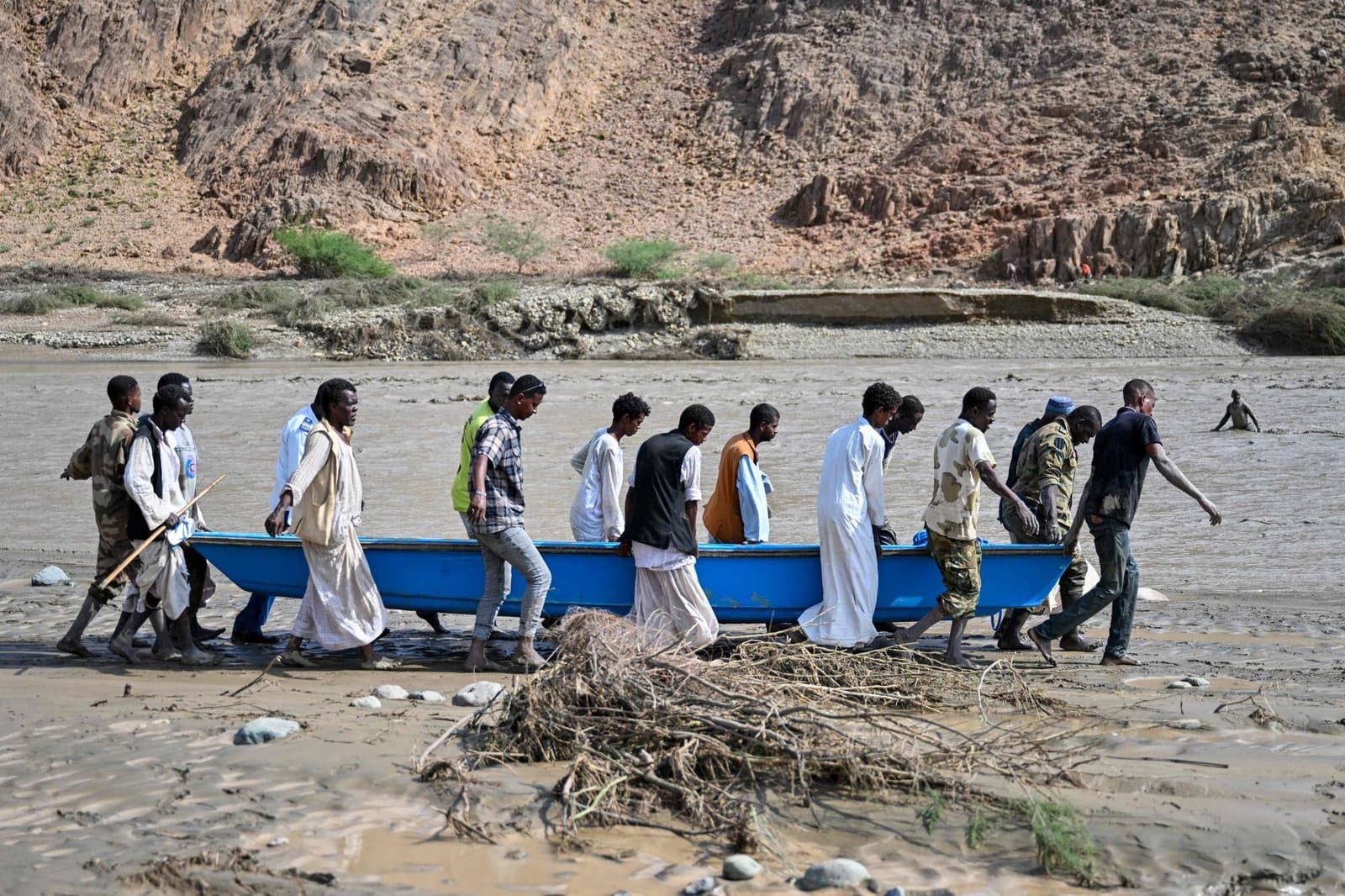 مقتل 60 شخصاً على الأقل في انهيار سد بشرق السودان