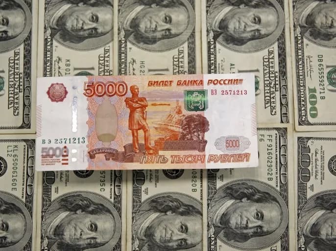 الروبل يهوي لأدنى مستوى في 10 أشهر بعد هجوم كورسك