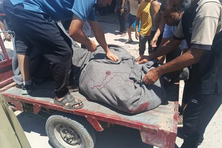 الاحتلال يرتكب مجزرة بمخيم ويلوح بتوغل جديد في خان يونس