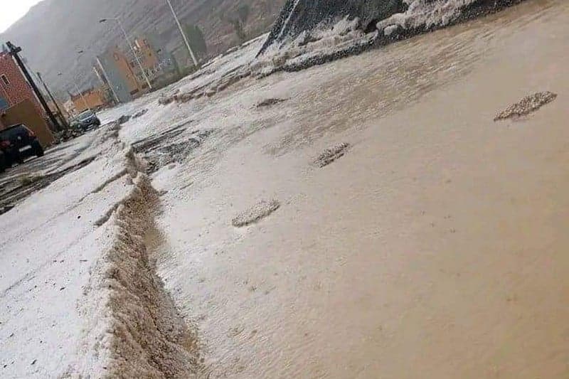 السيول تودي بحياة امرأة وفقدان أخرى