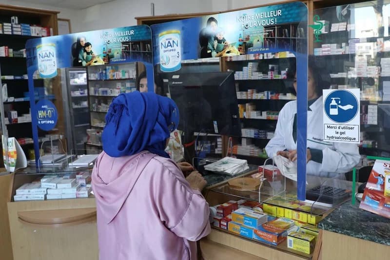 استمرار بيع أدوية بمحلات تجارية يغضب صيادلة.. وبقالة: « ممارسات لا واعية »