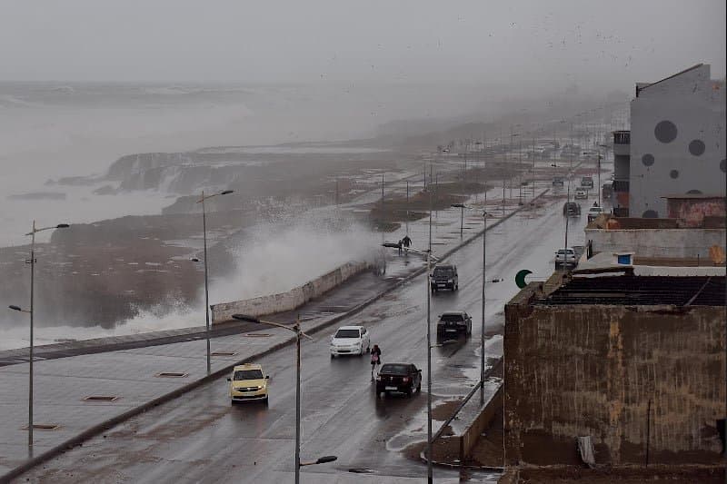 « عاصفة استوائية تضرب المغرب » .. الأرصاد الجوية تنفي صحة توقعات غير علمية