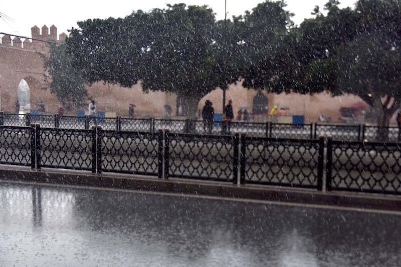 نشرة إنذارية: زخات رعدية في عدة مناطق