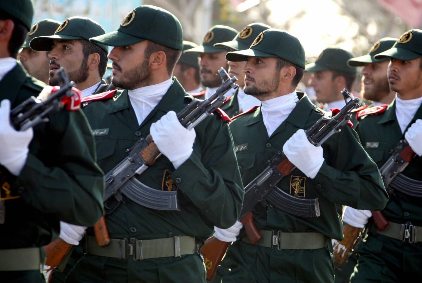 إيران تتبنى استراتيجية الدعم المحدود لحزب الله