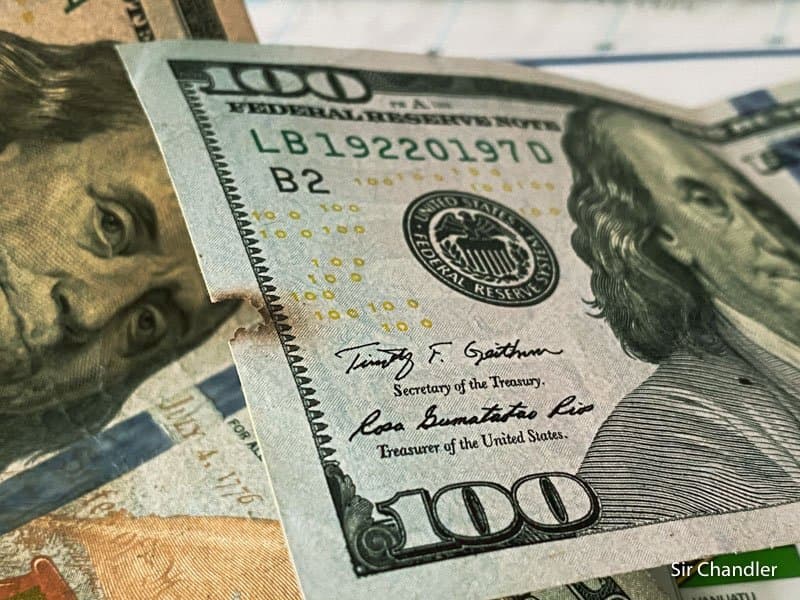 الدولار يرتفع لأعلى مستوى في أسبوعين