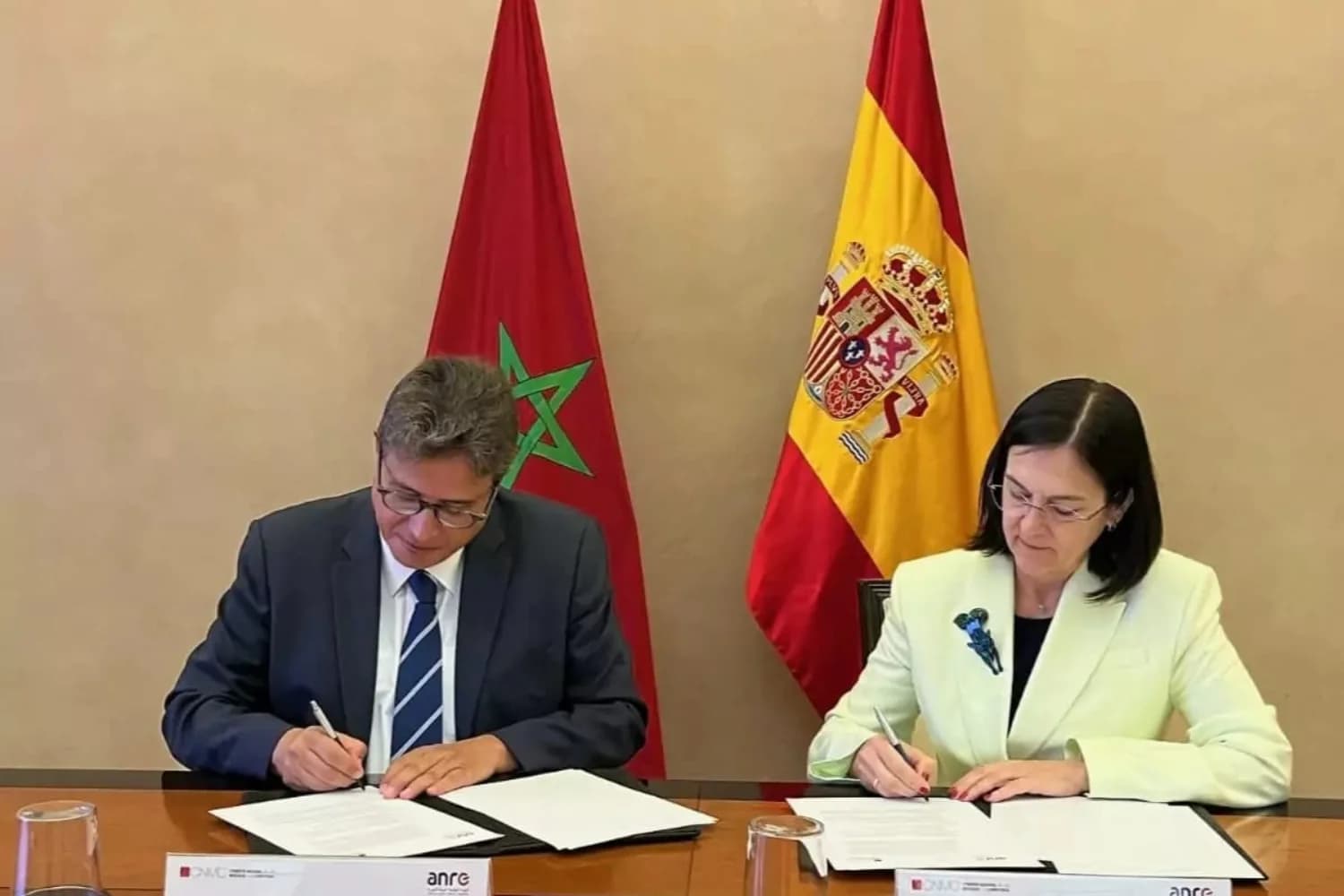 المغرب وإسبانيا يوقعان مذكرة تفاهم لتعزيز التعاون في مجال تنظيم قطاع الطاقة
