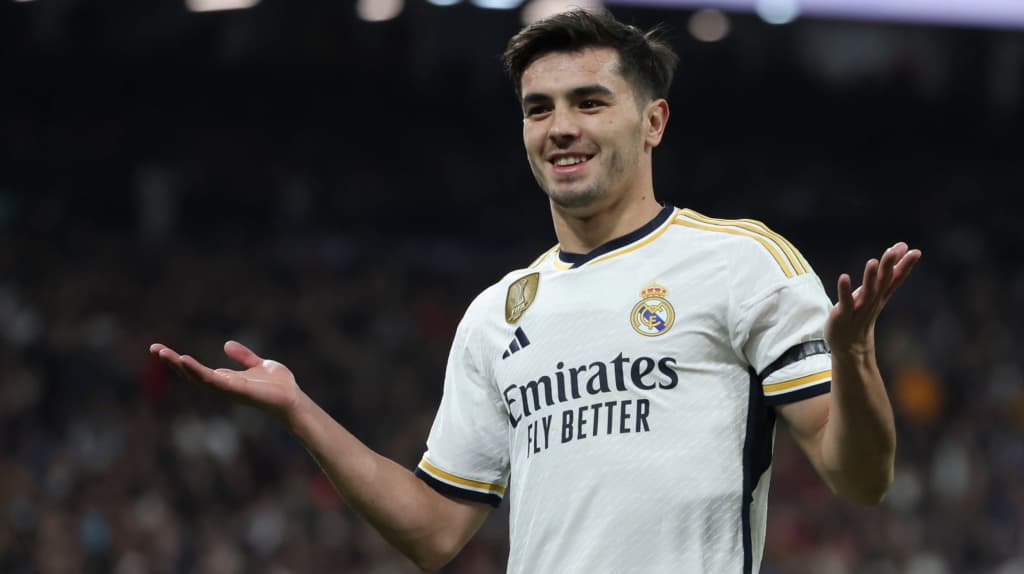تشابي ألونسو يسعى لضم دياز من ريال مدريد خلال فترة الانتقالات الشتوية