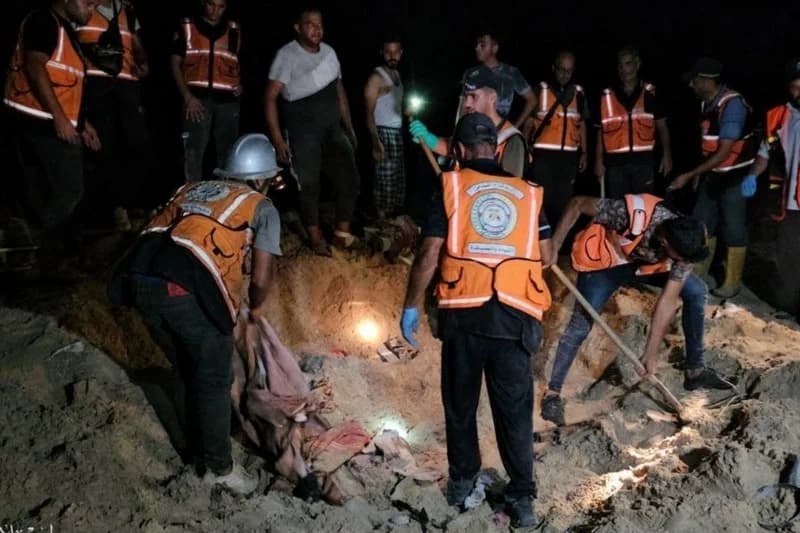 قتلى في غارة إسرائيلية على مسجد بغزة