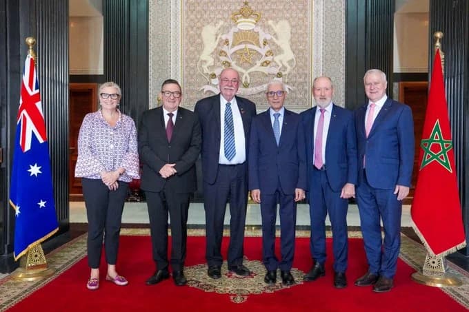 السيد الطالبي العلمي يجري مباحثات مع وفد برلماني أسترالي