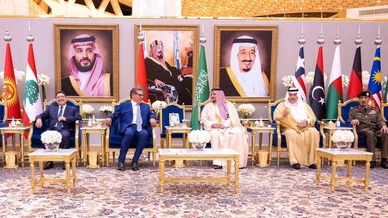 رئيس الحكومة عزيز أخنوش يمثل جلالة الملك محمد السادس في القمة العربية