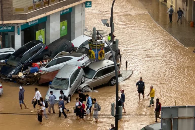 فيضانات فالنسيا: وفاة مغربيين و26 مفقودا في صفوف الجالية