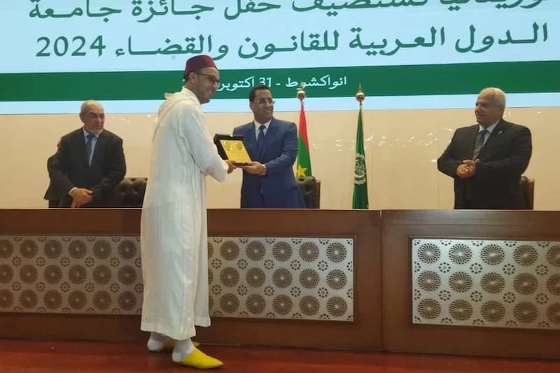 القانوني بوضاض يفوز بجائزة عربية