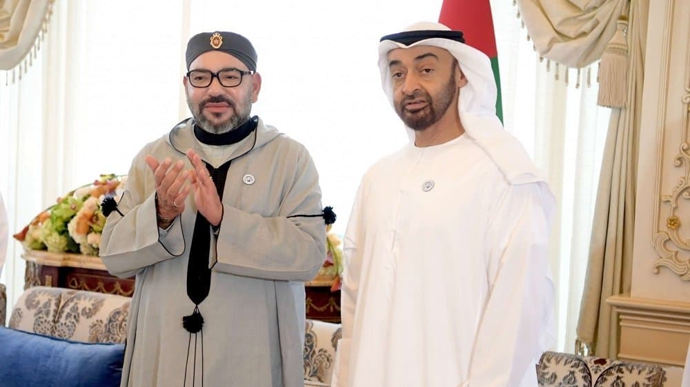 الشيخ محمد بن زايد يهنئ جلالة الملك بنجاح العملية الجراحية