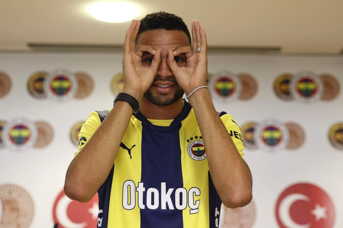 مورينيو يرفض رحيل النصيري عن فنربخشة