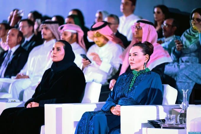 &lsquo;عرض أزياء القفطان&rsquo; في الدوحة: تجسيد لقوة الدبلوماسية الثقافية المغربية