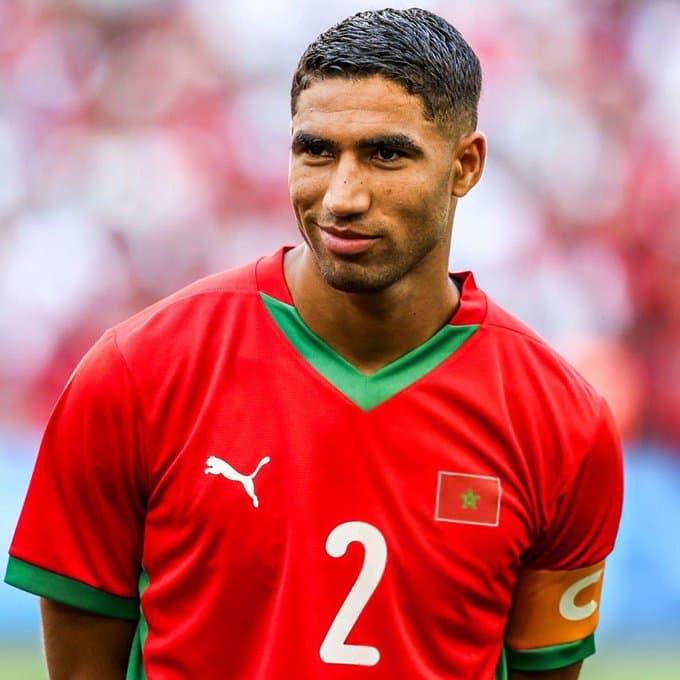 أشرف حكيمي يتوج بجائزة الأسد الذهبي لعام 2024