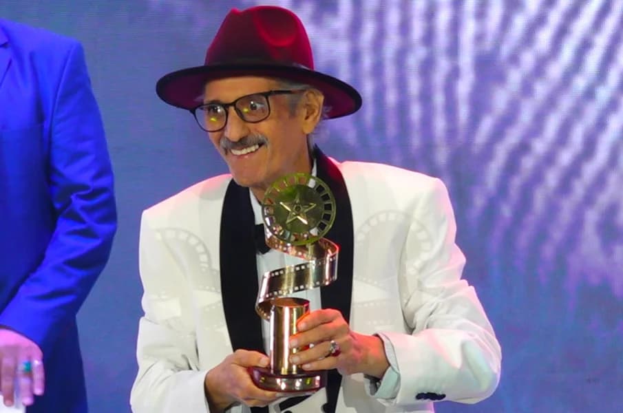 الشوبي: عيوش يفشل في تجسيد الشيخة.. وتحديات المرض لا تعيق العمل