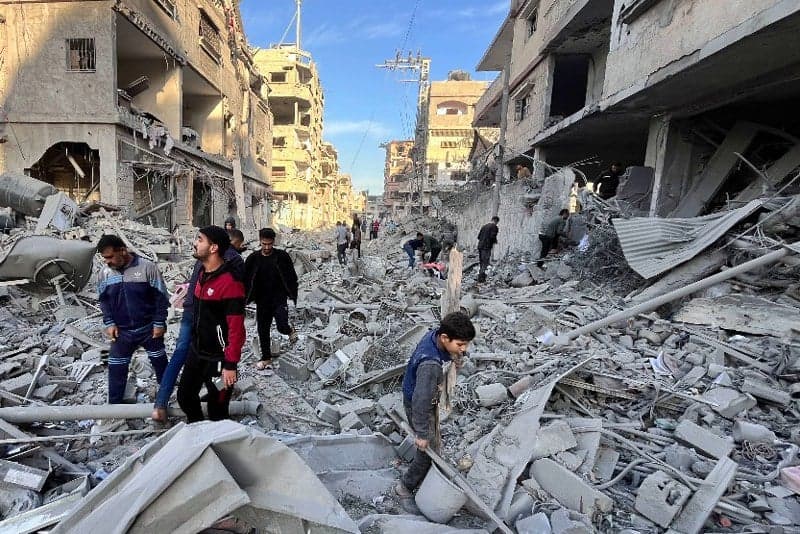 إسرائيل تقتل 21 شخصا بقطاع غزة