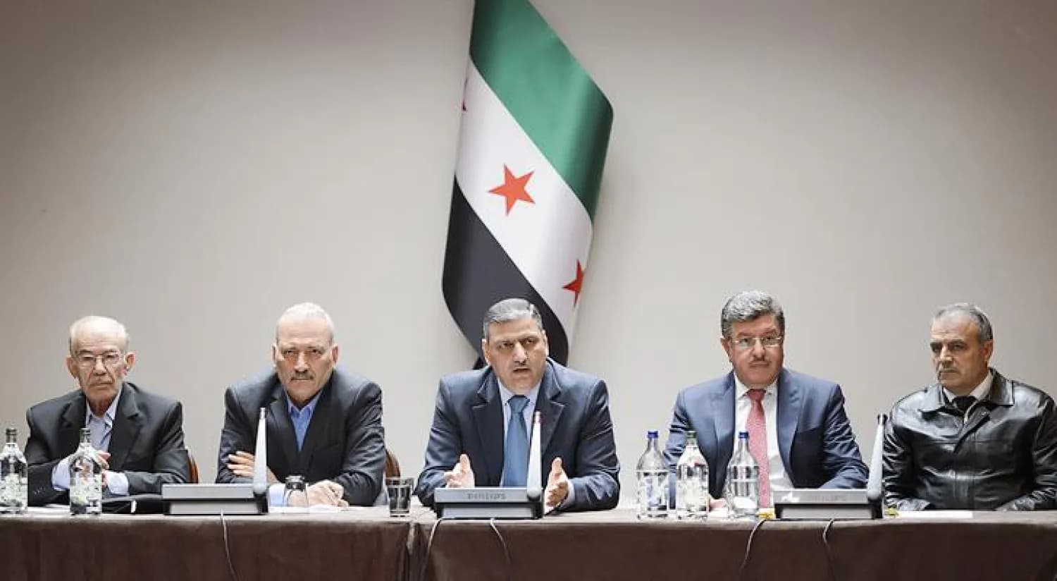 سيطرة المعارضة السورية على مدن جديدة وانسحابات للنظام من دير الزور