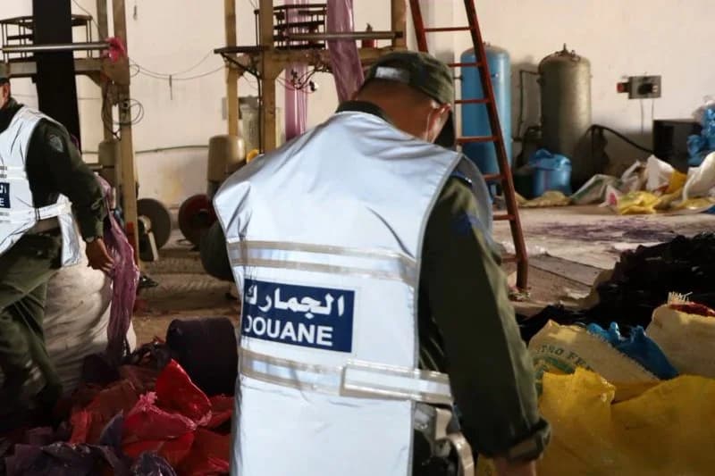 الجمارك تداهم أوكار ترويج العلامات التجارية المقلدة