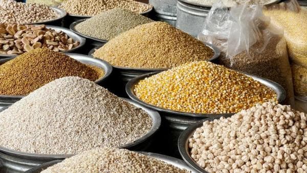 استقرار أسعار القطاني في الأسواق مع تراجع ملحوظ في إقبال الزبائن