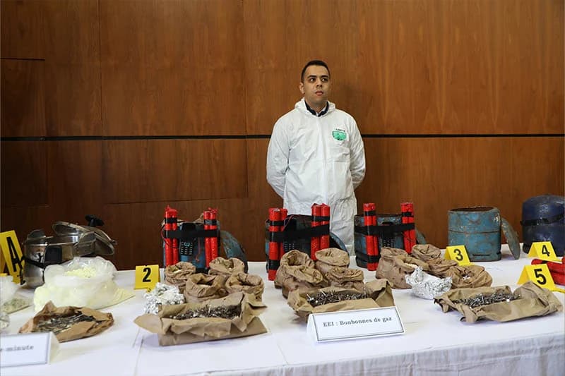 الاستخبارات المغربية تتعقب مصادر الأسلحة بعد تفكيك « خلايا داعشية »