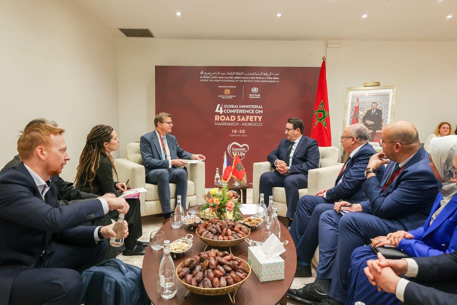 وزير النقل يجري سلسلة من المباحثات مع مسؤولين دوليين حول السلامة الطرقية