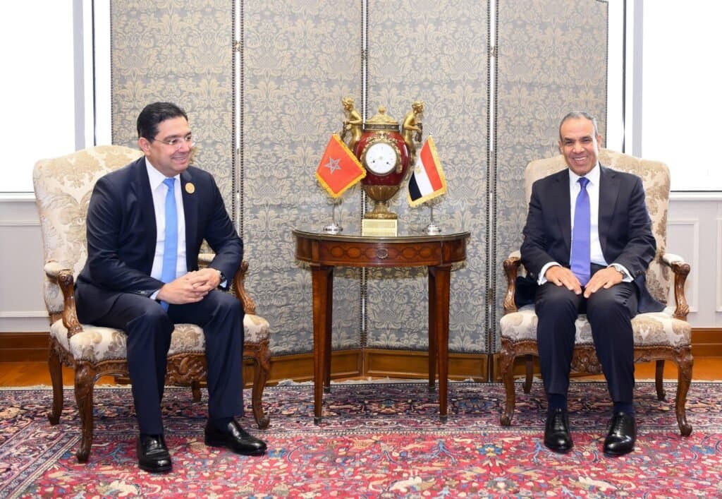 ناصر بوريطة يجري بالقاهرة مباحثات مع نظيره المصري