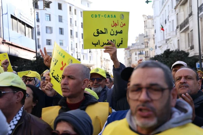 المحكمة الدستورية تحسم جدل "العمل مقابل الأجر وآجال الإضراب"
