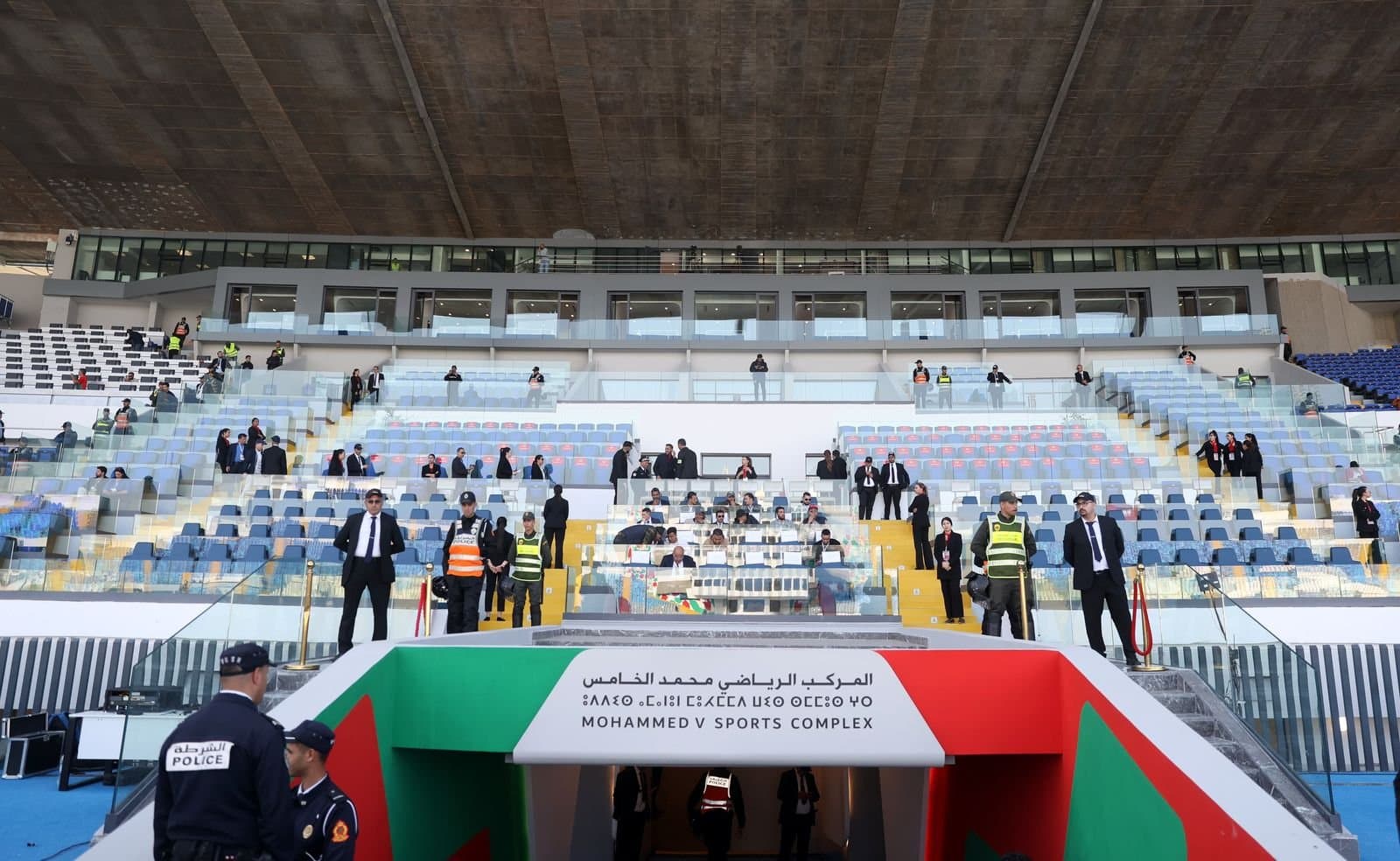 المركب الرياضي محمد الخامس يكتسي حلة جديدة