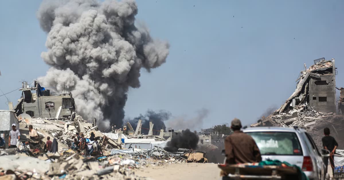 غزة: مقتل ما لا يقل عن 52 شخصاً في غارات إسرائيلية