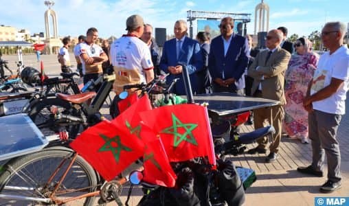 وصول المشاركين في "صن تريب المغرب" إلى العيون: مغامرة شمسية ناجحة