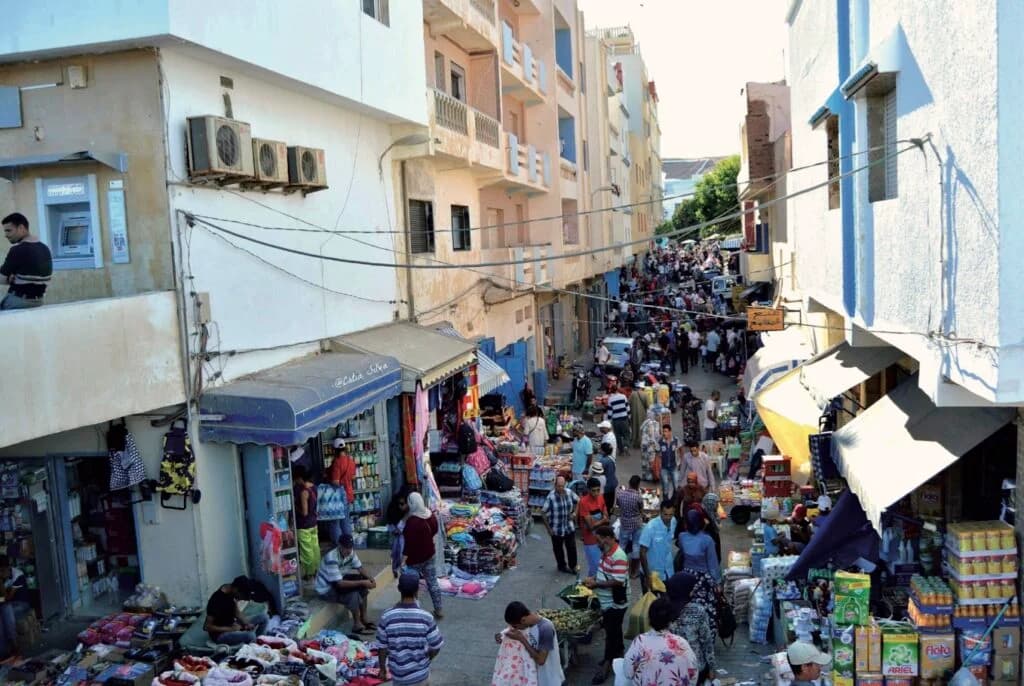 الاقتصاد غير المهيكل والرسمي: تداخل خفي لكنه حاضر بقوة في المغرب