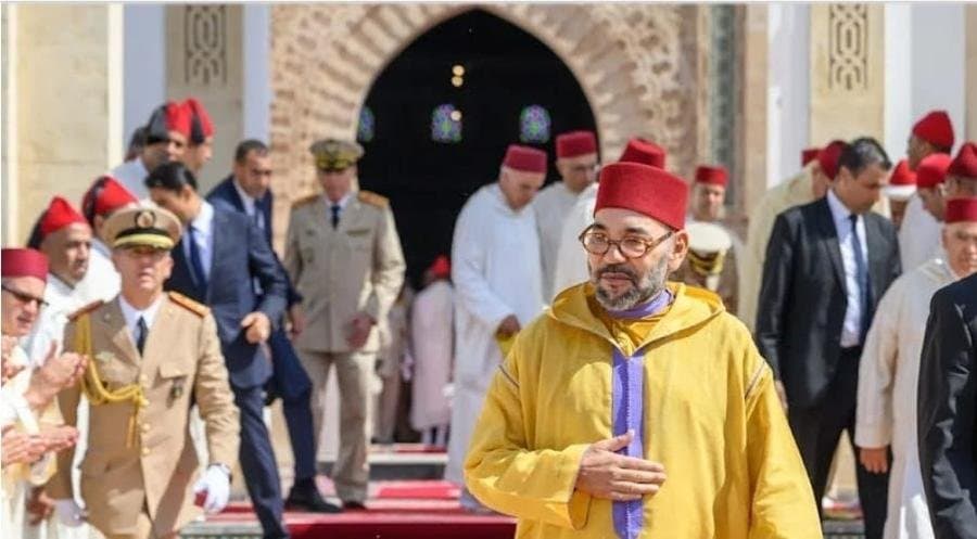 جلالة الملك يؤدي صلاة العيد بتطوان