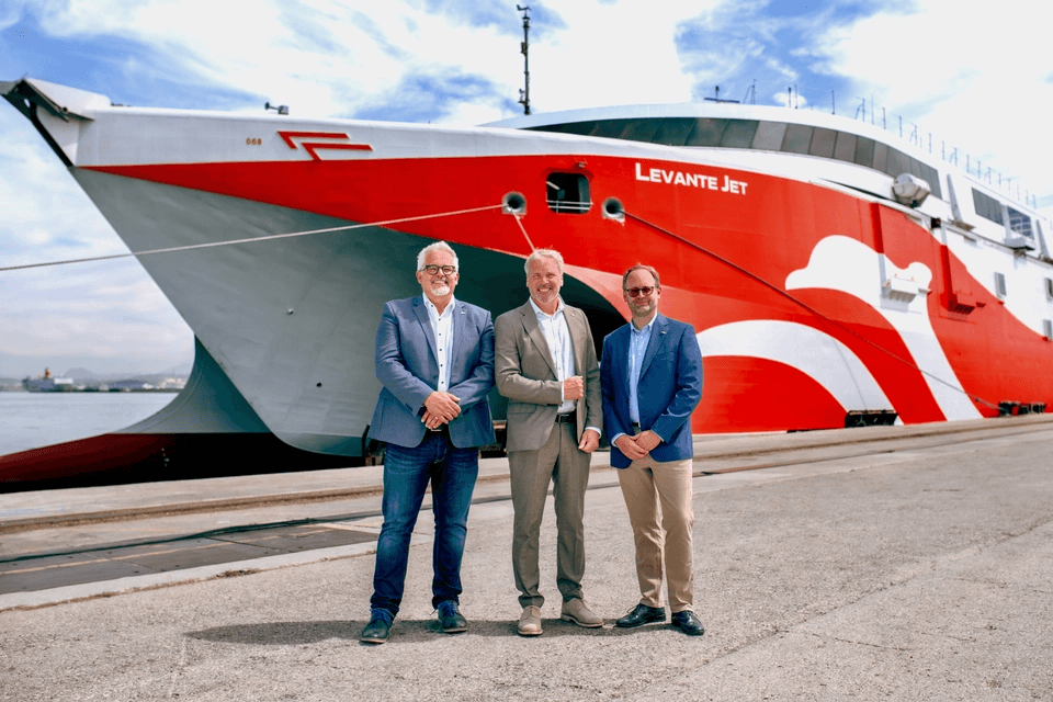 بنك BMCE يدعم عرض DFDS في صفقة استراتيجية بمضيق جبل طارق