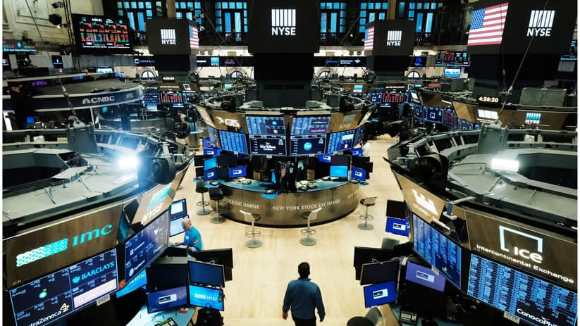 هيئة البورصات الأمريكية تؤجل قواعد الإفصاح الخاصة بصناديق التحوط حتى 2026
