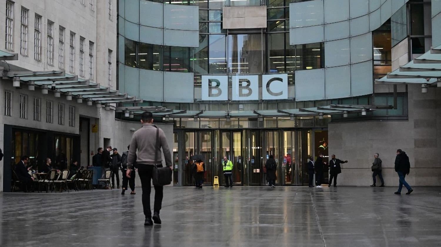 أزمة في هيئة الإذاعة البريطانية (BBC): اليمين البريطاني يهاجم الإعلام العمومي