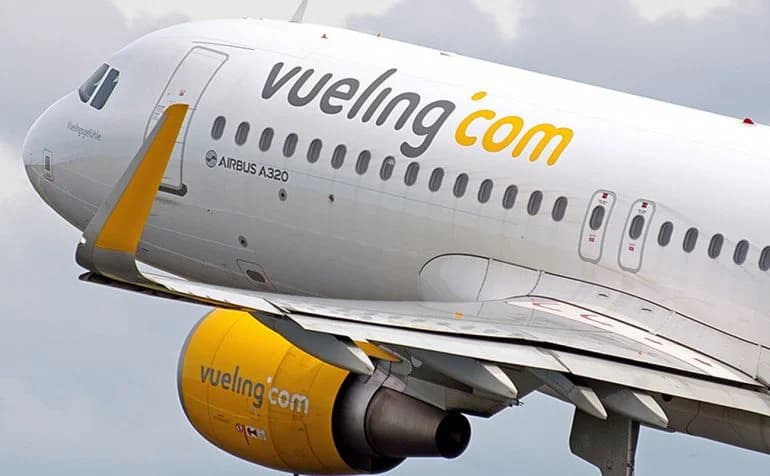 Vueling تطلق خطًا جويًا مباشرًا بين برشلونة وأكادير لتعزيز السياحة