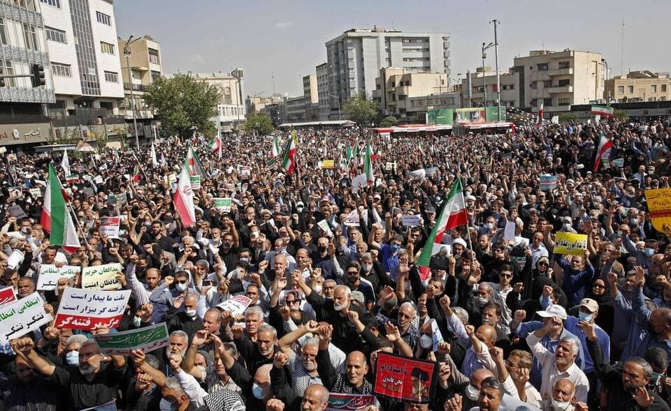 إيران: احتجاجات واسعة تحت شعار « الموت للطاغية »