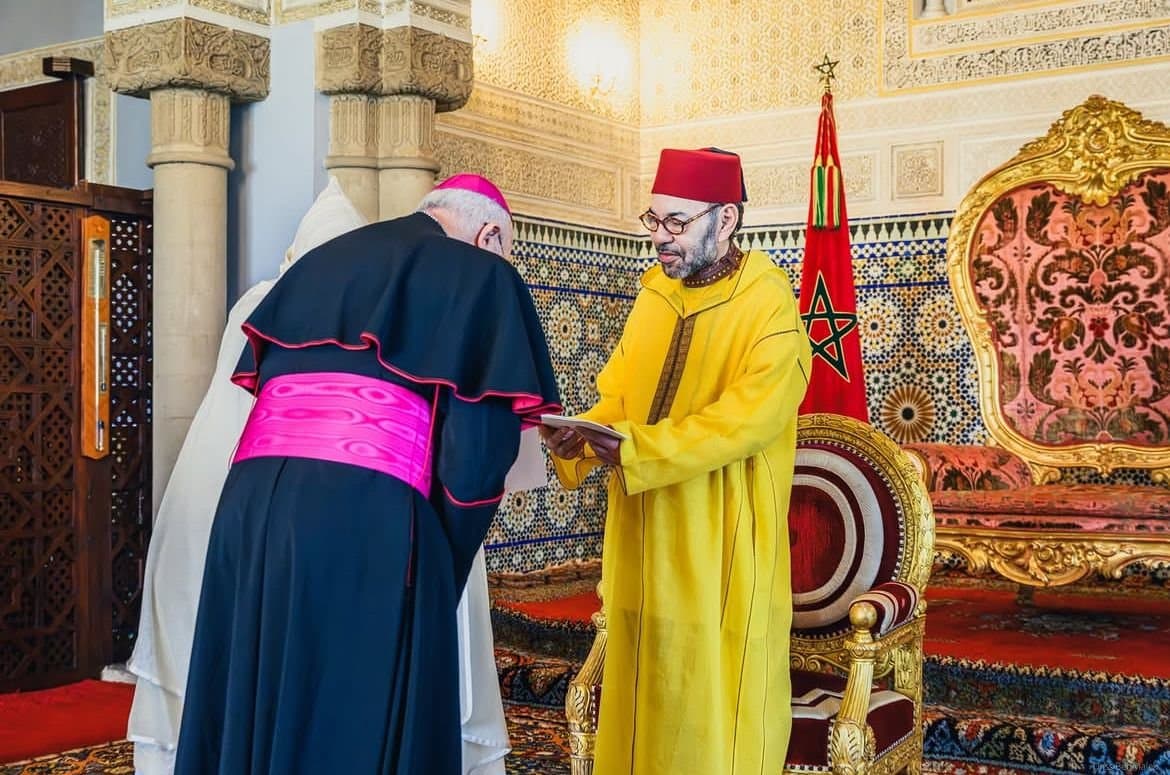 استقبال ملكي لعدد من السفراء الجدد