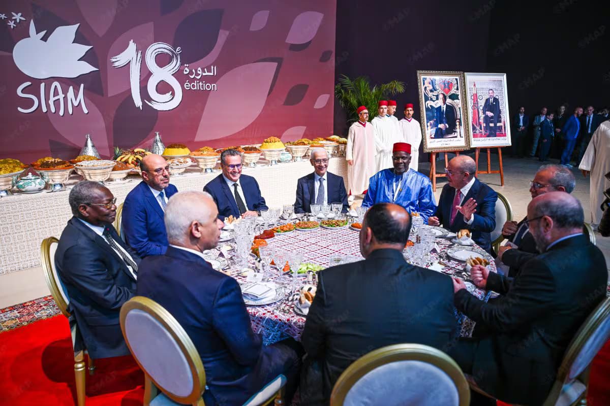 مأدبة ملكية تحتفي برواد الفلاحة في مكناس