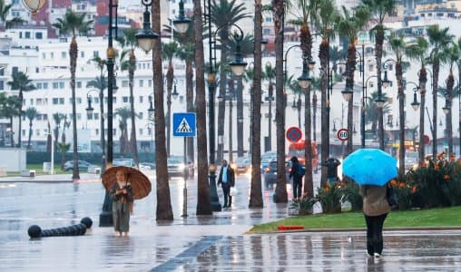 زخات رعدية قوية مرتقبة بعدة أقاليم