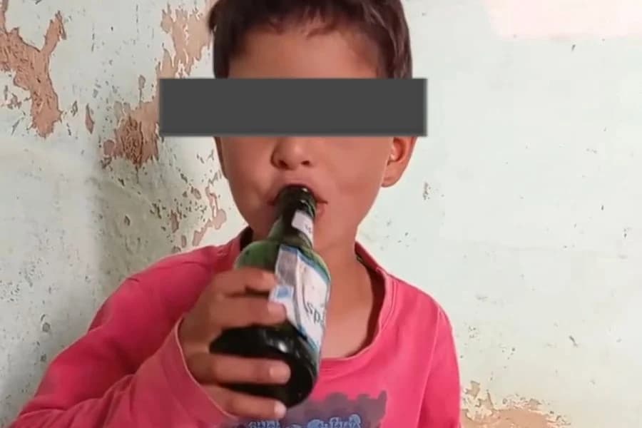 إدانة ثلاثة متهمين في قضية الطفل ضحية الفيديو