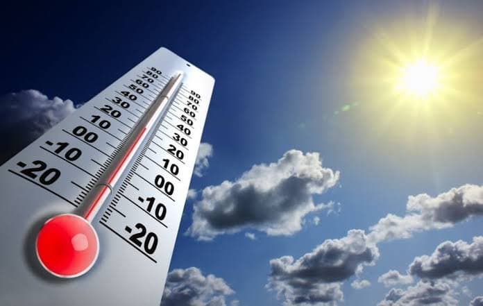 طقس الاثنين: أجواء حارة و رياح قوية بعدد من مناطق المغرب