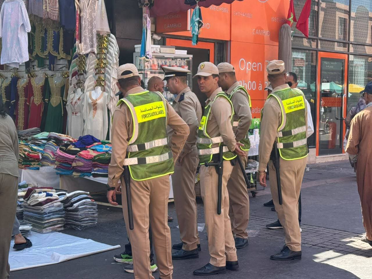 الملحقة الإدارية الباهية: حجز 82 مظلة في حملة لتحرير الملك العمومي