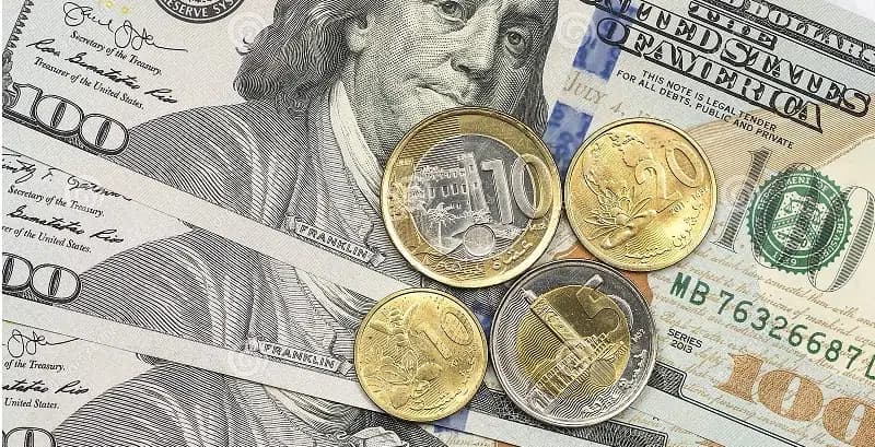 توقعات بارتفاع الدولار مقابل الدرهم خلال الأشهر المقبلة