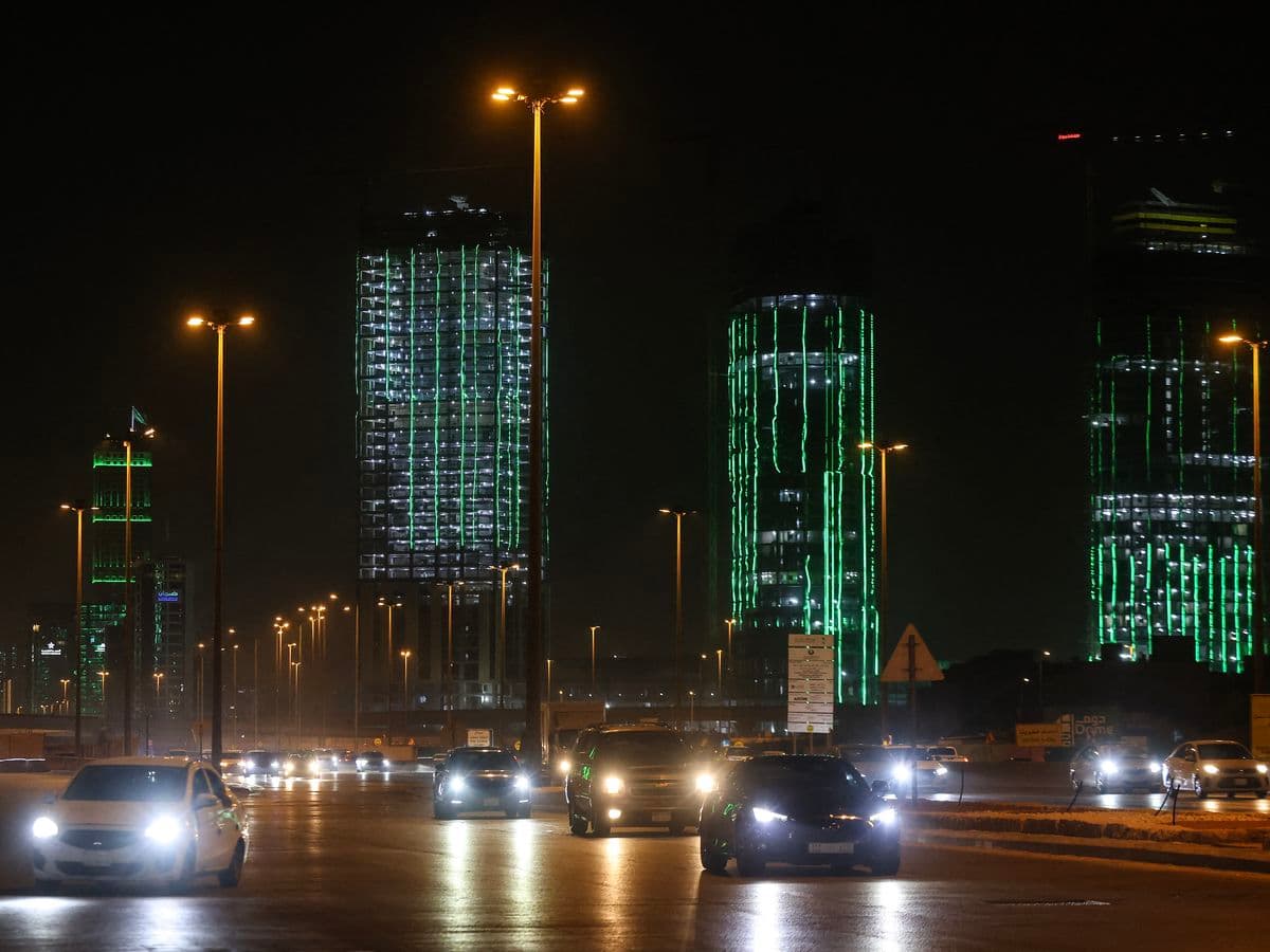 هجمات الحوثيين: مدارس الرياض تنتقل إلى التعليم عن بُعد