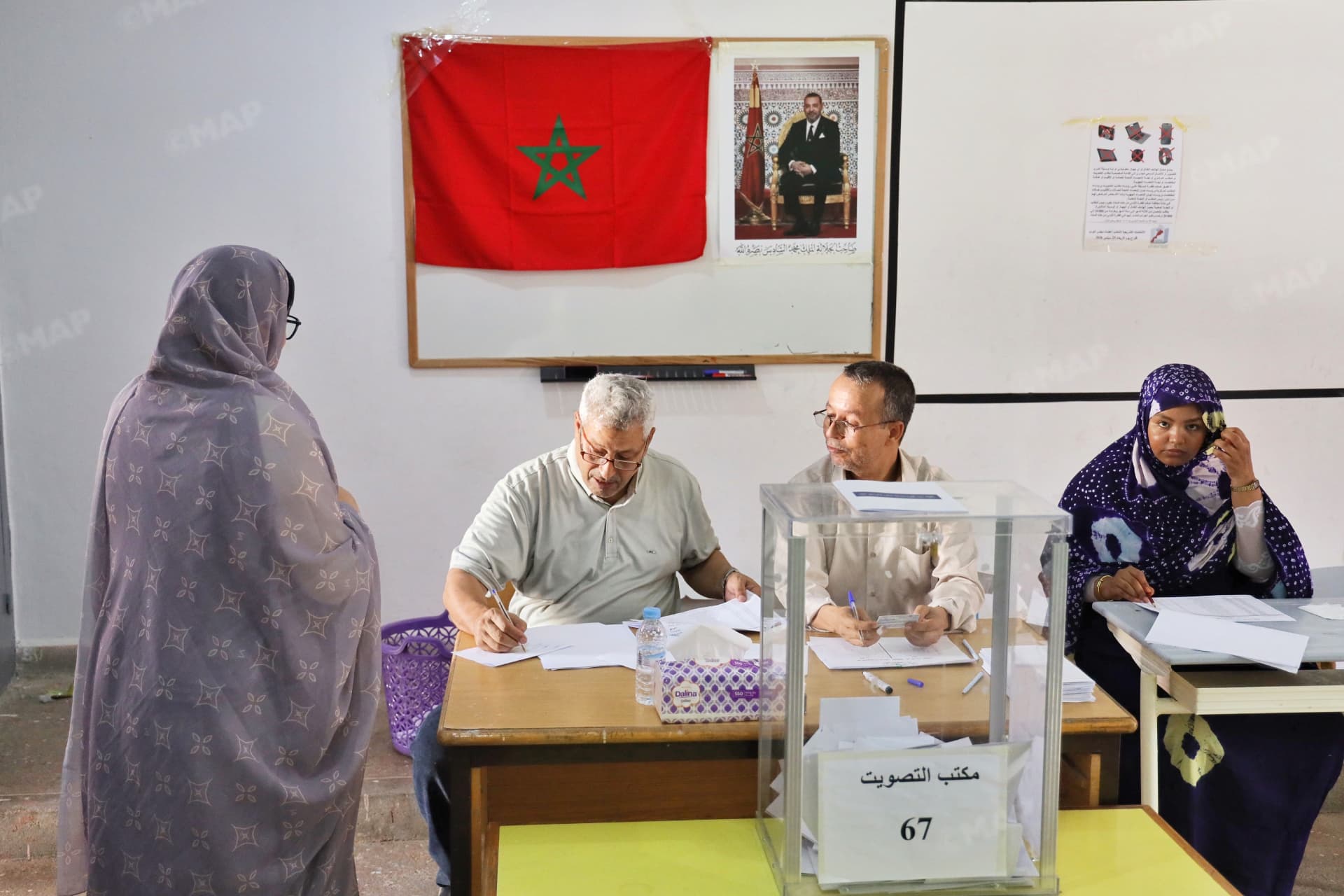 العيون على موعد انتخابي...توافد متواصل للناخبين منذ الساعات الأولى