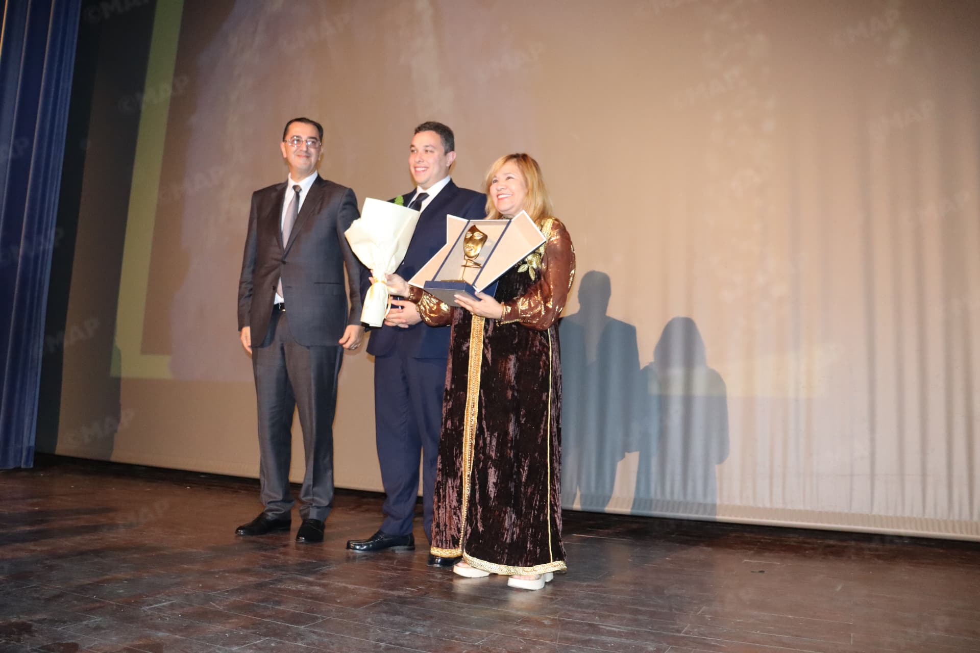 تتويج دولي و مغربي في ختام مهرجان المسرح الجامعي بطنجة