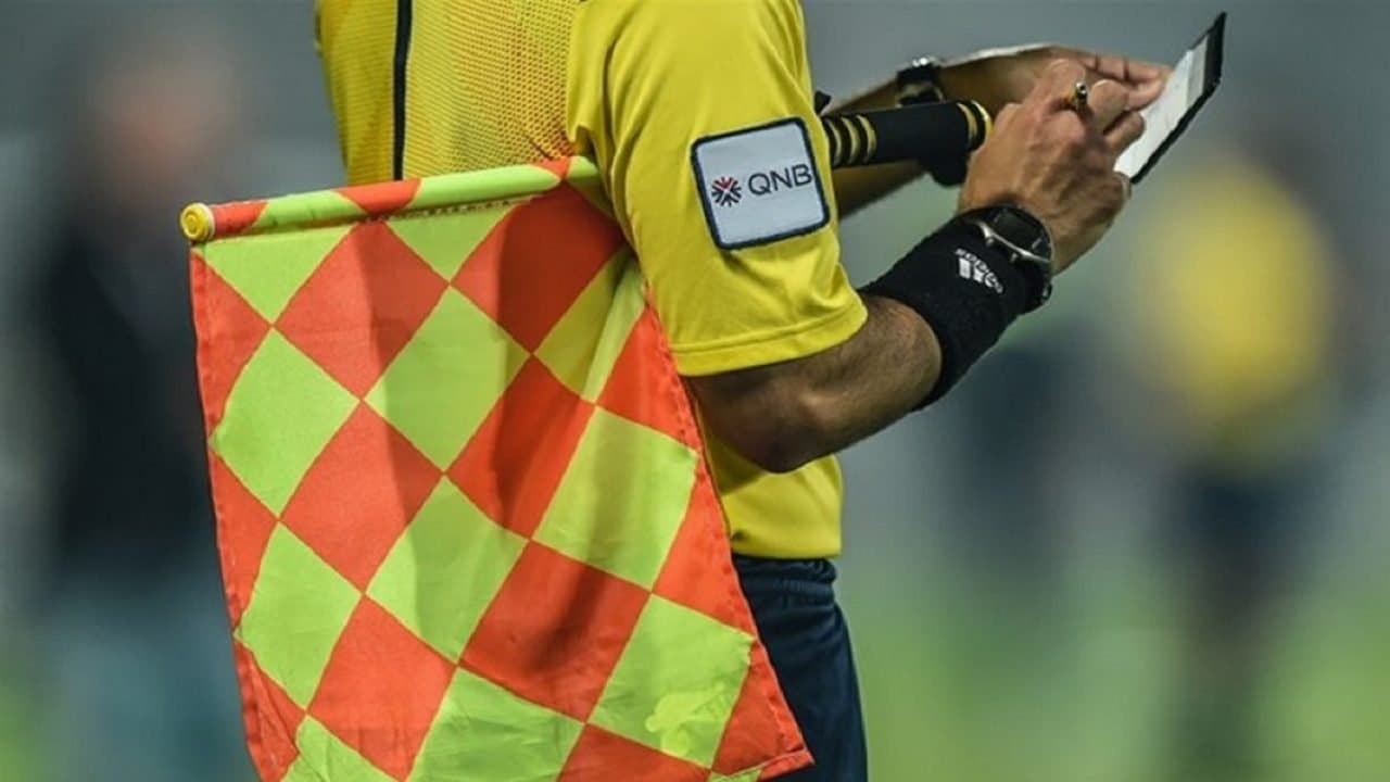 مقتل حكم في السلفادور بعد تعرضه لهجوم عنيف من الجمهور والسبب (بطاقة حمراء)